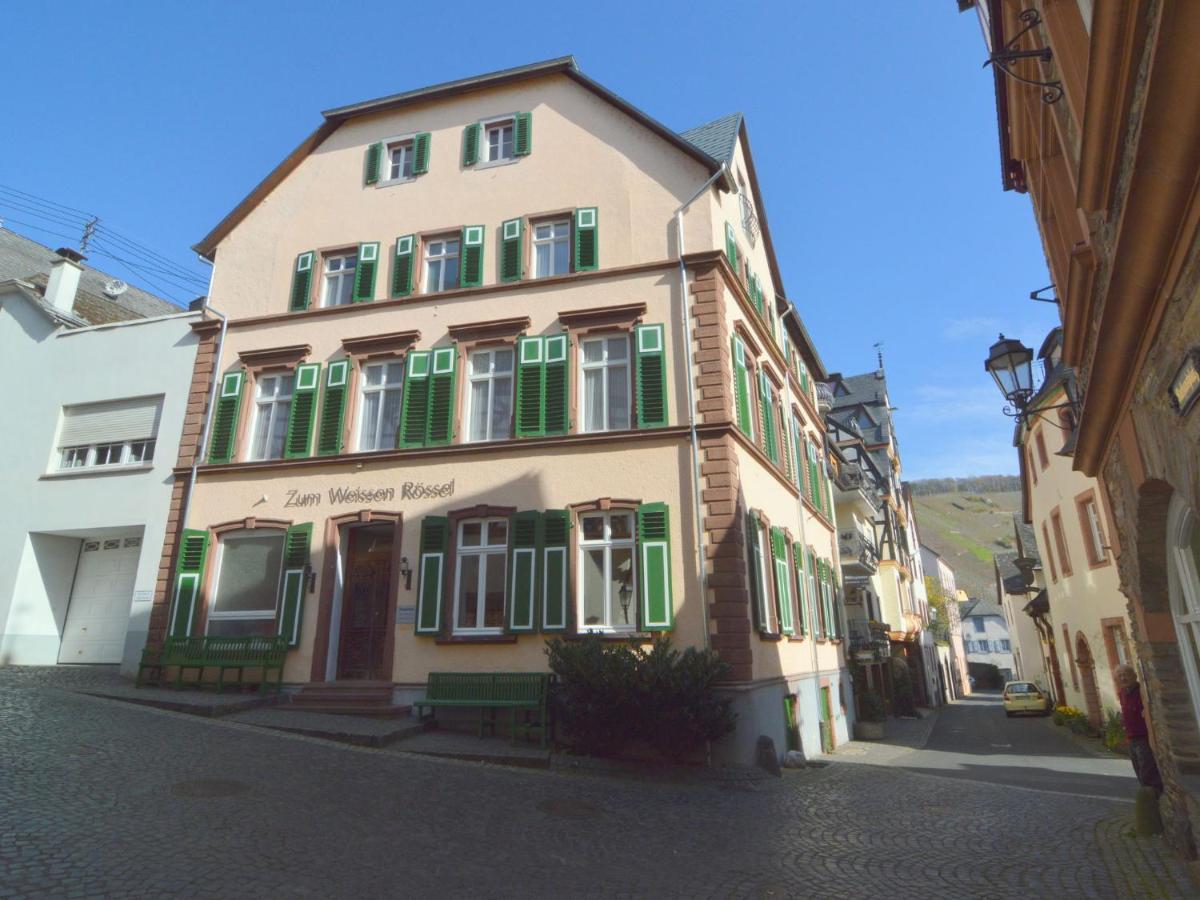 Classy Holiday Home In Uerzig Near Forest Room photo