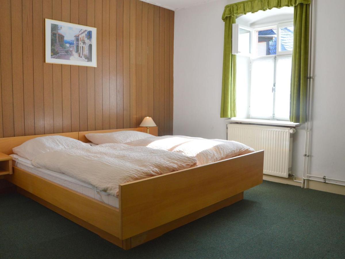 Classy Holiday Home In Uerzig Near Forest Room photo